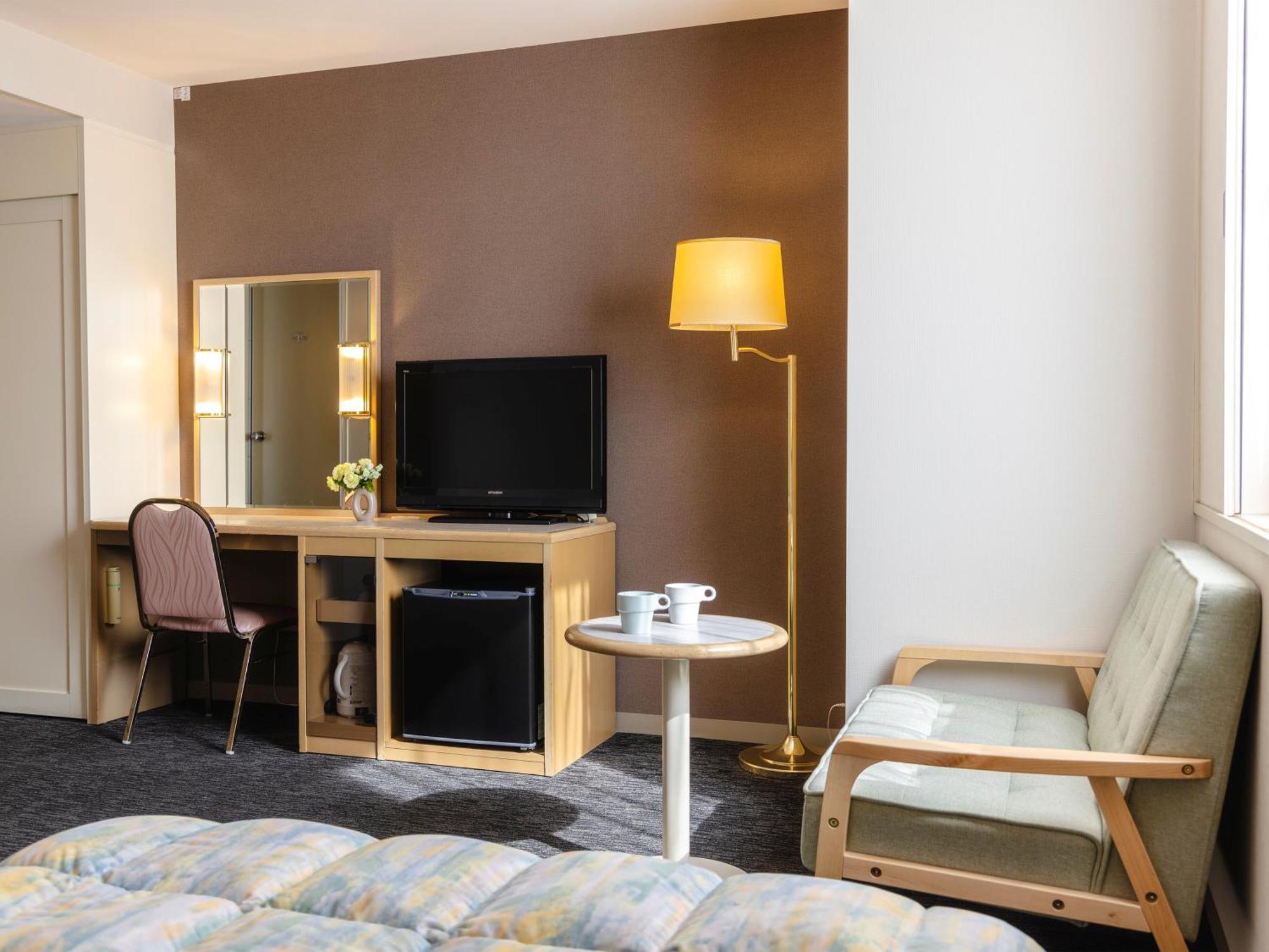 Tsubamesanjo Washington Hotel Extérieur photo